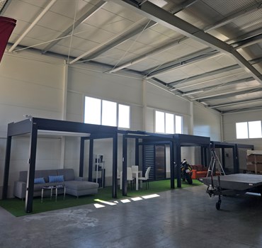 Vnitřní showroom skladová hala Vysoké Studnice